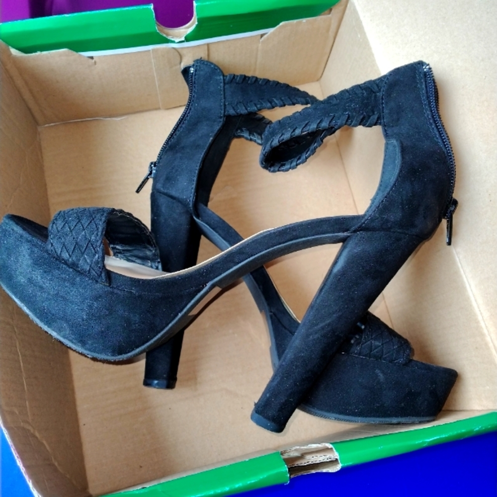 Women's 4" heels